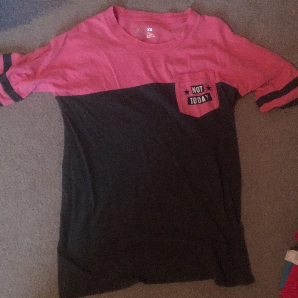 A short sleeved tee